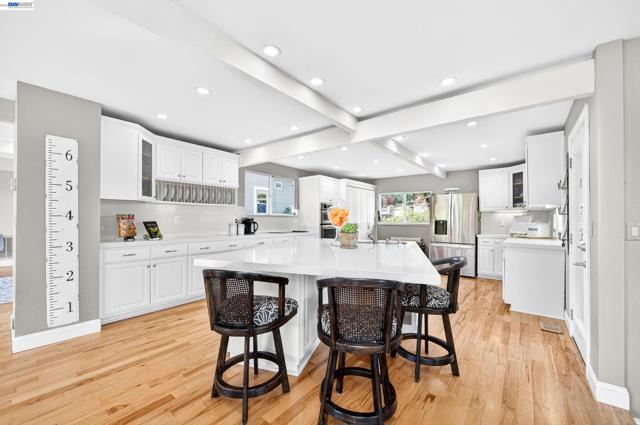 10700 Foothill Rd, Sunol CA: https://media.crmls.org/mediaz/ab6d9517-5bbc-4d65-8490-5027ac701541.jpg