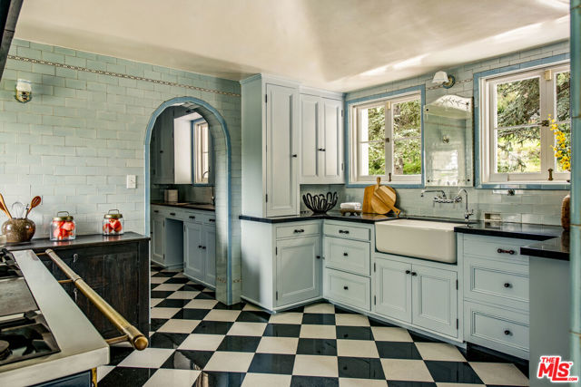 Image 13 of 44 For 5470 Los Feliz Boulevard