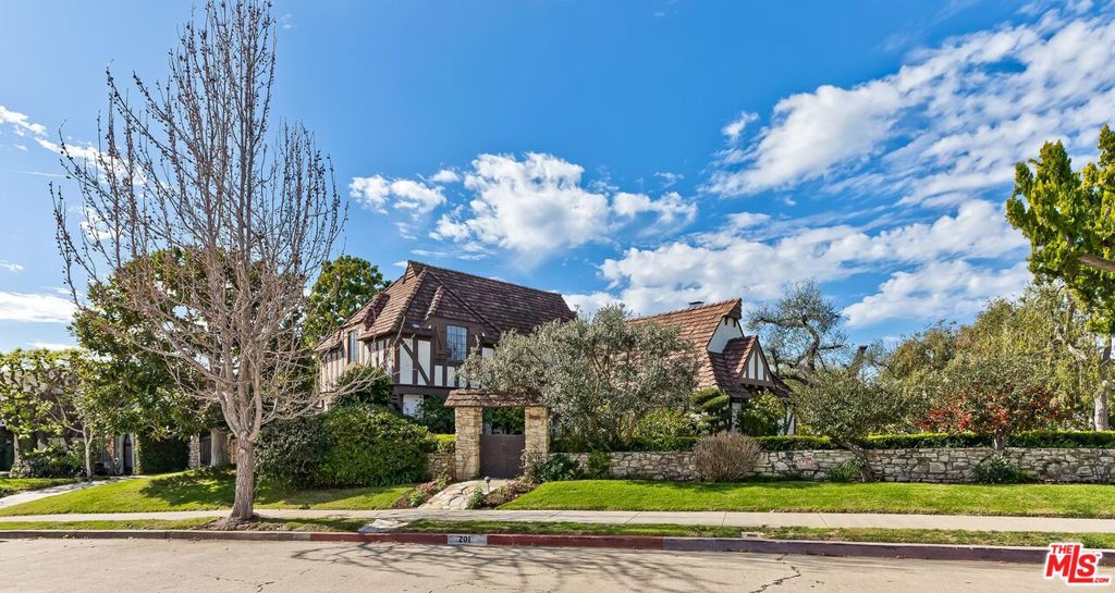 201 Tavistock Avenue