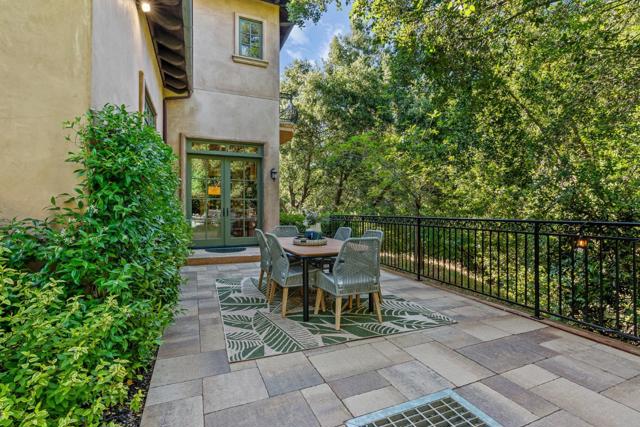 11860 Francemont Drive, Los Altos Hills CA: https://media.crmls.org/mediaz/ab6e0b7e-e956-4ea2-9aaa-106538c99ca9.jpg