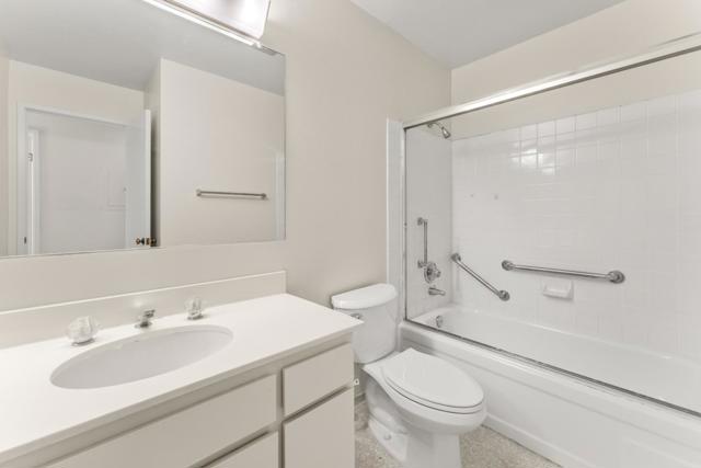 78 Pearce Mitchell Place, Stanford CA: https://media.crmls.org/mediaz/ab6e4c06-faa9-4332-945f-1cd275e6d451.jpg