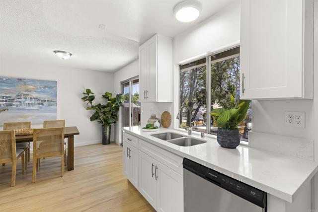 11370 Paseo Albacete Avenue, San Diego CA: https://media.crmls.org/mediaz/ab6eb5c3-efca-4218-b3a4-86d4e76eda79.jpg