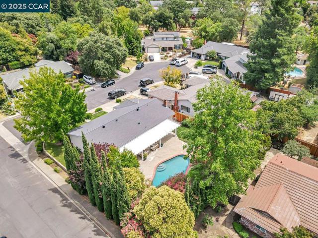 3812 Fernwood Ct, Concord CA: https://media.crmls.org/mediaz/ab6f15f5-16ac-4510-9a83-5a4dc84631b9.jpg