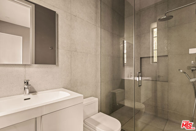 6607 Maryland Drive, Los Angeles CA: https://media.crmls.org/mediaz/ab6f2180-445e-44fa-a25c-fd3dc681dee4.jpg