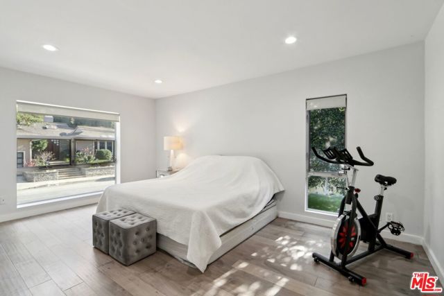15539 Hamner Drive, Los Angeles CA: https://media.crmls.org/mediaz/ab6f23a5-63a6-4bb9-9e1b-78a5b3f7565c.jpg