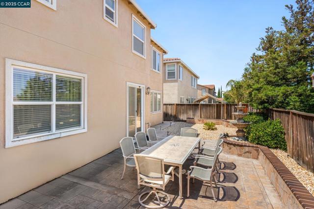 1426 Santa Teresa Dr, Pittsburg CA: https://media.crmls.org/mediaz/ab6f5aa9-44a4-40b7-81cb-83d1e66eced8.jpg