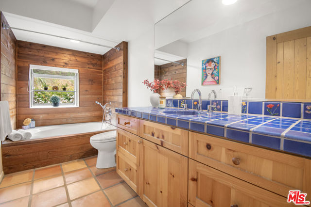 1639 Oak Drive, Topanga CA: https://media.crmls.org/mediaz/ab6fce24-c6c8-49c9-8304-a1d305c022fd.jpg