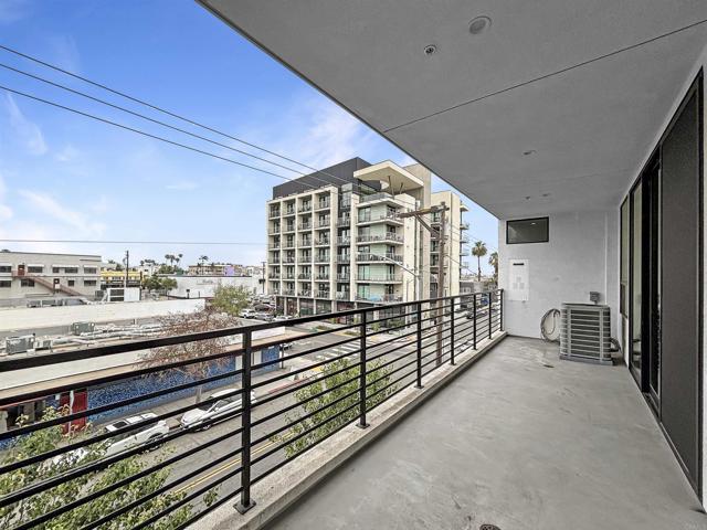 3047 North Park Way, San Diego CA: https://media.crmls.org/mediaz/ab702bf4-2ad2-433e-a412-76c09e4bf226.jpg