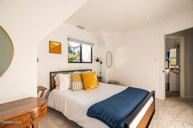 28989 Palisades Drive, Lake Arrowhead CA: https://media.crmls.org/mediaz/ab70bb79-f6a3-489d-9f61-e3d7e3817520.jpg
