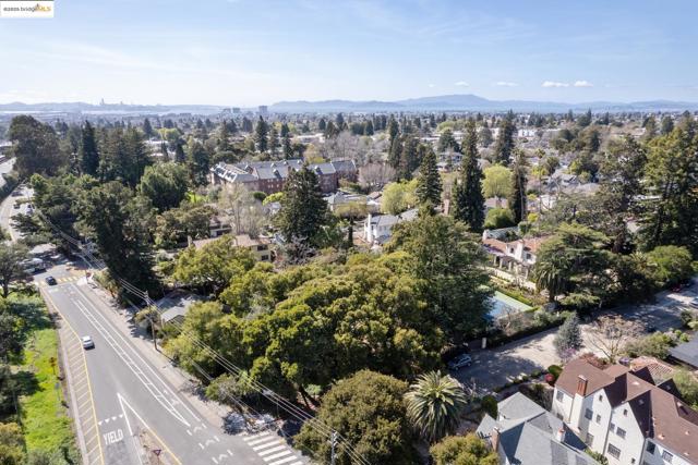 0 Ivanhoe, Oakland CA: https://media.crmls.org/mediaz/ab70fb87-5a48-43fb-a3bf-936adf27f874.jpg