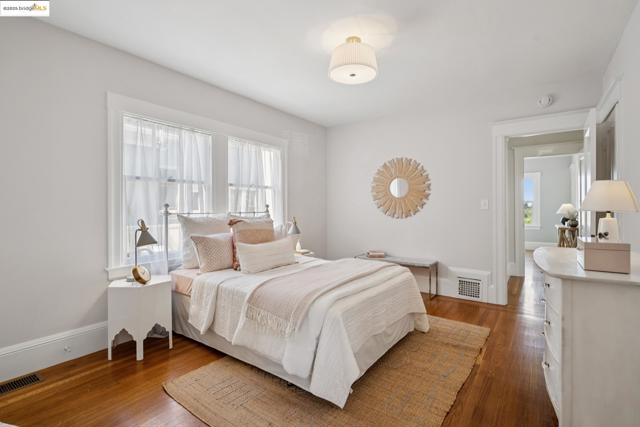 5429 Belgrave Pl., Oakland CA: https://media.crmls.org/mediaz/ab7152eb-c872-483e-b40e-3fba60d3925e.jpg