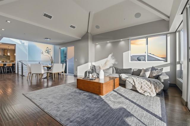 Image 5 of 60 For 2372 Oxford Ave