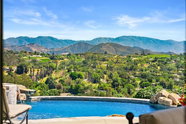 Detail Gallery Image 3 of 16 For 2278 Lindsey Ct, Fallbrook,  CA 92028 - 4 Beds | 2 Baths