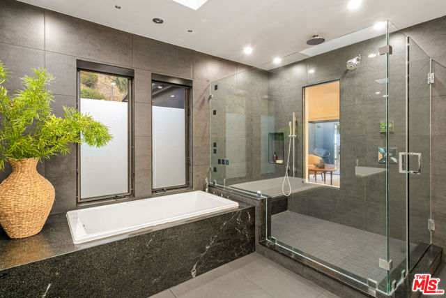 8021 Floral Avenue, Los Angeles CA: https://media.crmls.org/mediaz/ab72d634-dc00-4997-8277-ab65b2b8a347.jpg