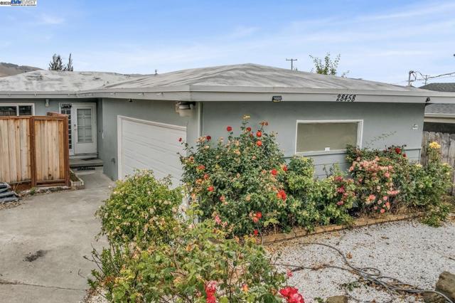 28458 Etta Ave, Hayward CA: https://media.crmls.org/mediaz/ab733f6c-f3e9-4a40-83ce-92df0e49c903.jpg