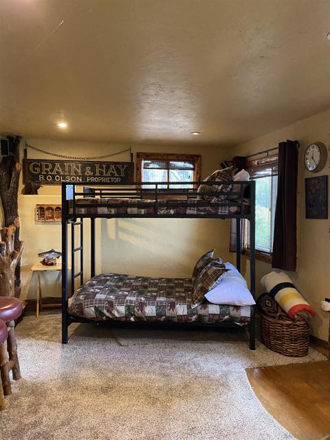 43133 Sheephorn Rd, Big Bear CA: https://media.crmls.org/mediaz/ab73b894-b44c-4702-9776-a8dc7f474241.jpg