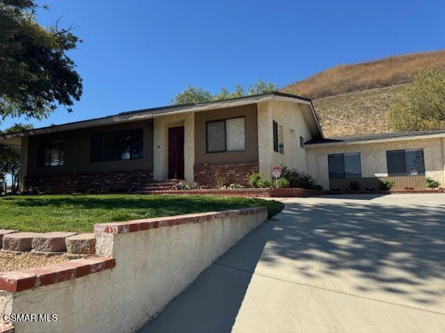 2485 Hillcrest Drive, Thousand Oaks CA: https://media.crmls.org/mediaz/ab74581f-acfe-436c-ae21-9a8055749d4a.jpg