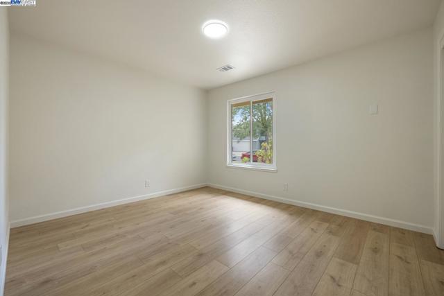1023 Snowgoose Ln, Manteca CA: https://media.crmls.org/mediaz/ab7467ae-0c97-4f60-ac9c-a917c673fb62.jpg