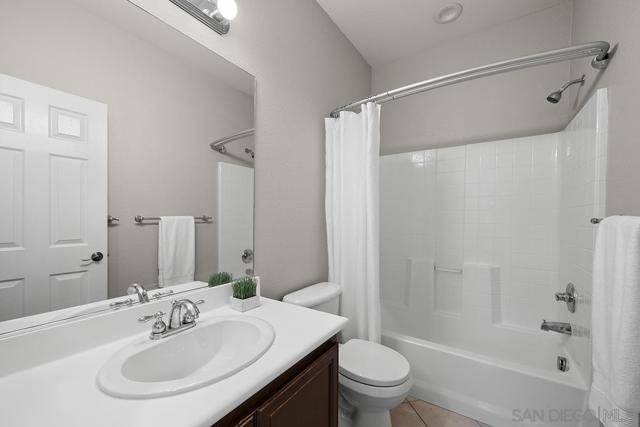 2701 Villas Way, San Diego CA: https://media.crmls.org/mediaz/ab750141-adfa-4c54-a73f-ea7ead1e08e6.jpg