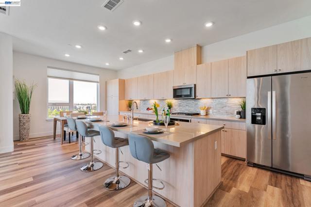 45128 Warm Springs Blvd, Fremont CA: https://media.crmls.org/mediaz/ab750d94-8c6b-4b97-b16e-737ac3a462df.jpg