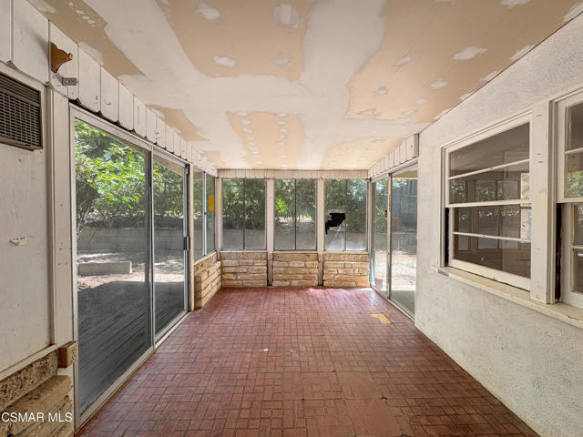 22950 Humming Bird Way, Calabasas CA: https://media.crmls.org/mediaz/ab7516f6-84d6-4148-bd07-b5d60222c8c2.jpg
