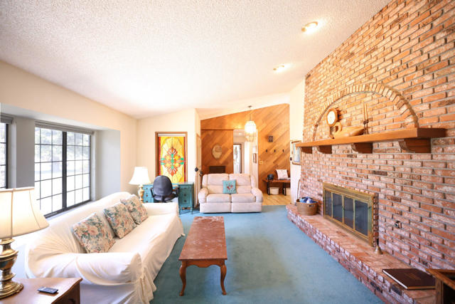 108 Palomino Drive, Big Bear CA: https://media.crmls.org/mediaz/ab75774e-3d0d-42b0-b330-c79bcf069b56.jpg