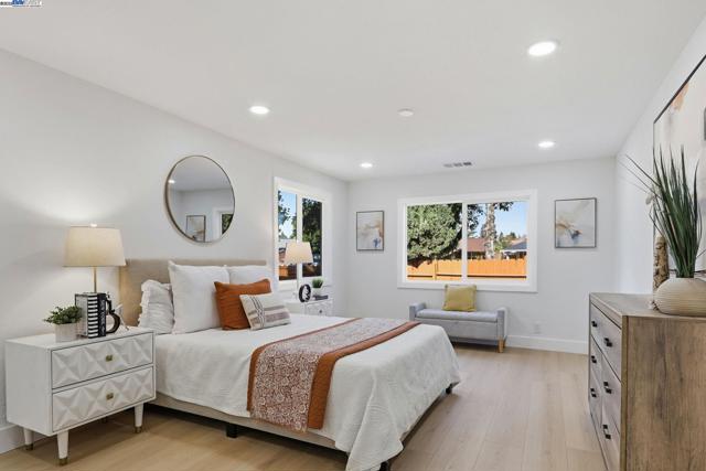 32252 Coronation dr, Union City CA: https://media.crmls.org/mediaz/ab758162-2875-494a-a601-78fa462b1bd8.jpg