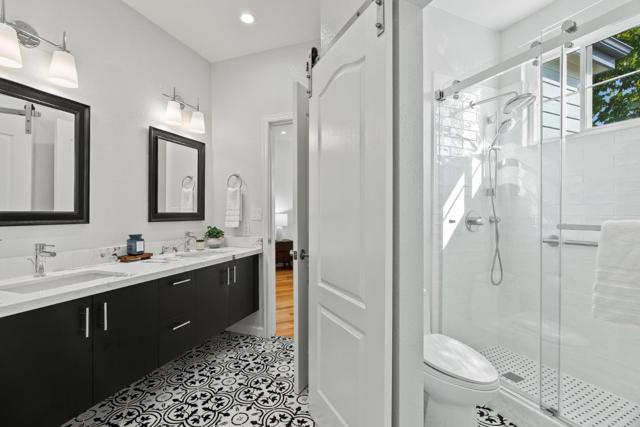 986 Governors Bay Drive, Redwood City CA: https://media.crmls.org/mediaz/ab762596-76f2-41f7-b286-29c2dcbf7a7f.jpg