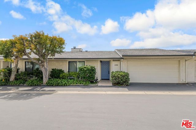 6789 Shearwater Lane, Malibu CA: https://media.crmls.org/mediaz/ab76bf93-7642-497c-9cb0-fa9eb61c3c66.jpg