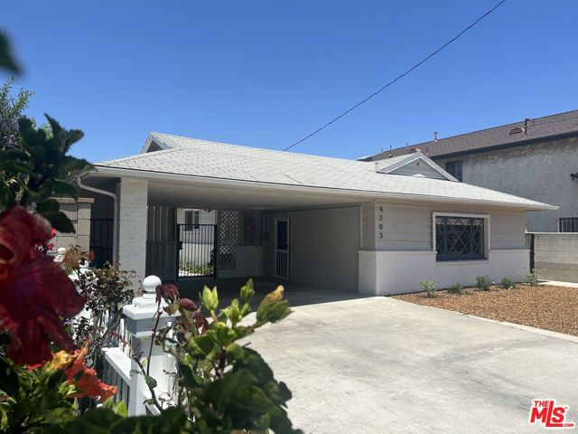 4203 W 141st Street, Hawthorne CA: https://media.crmls.org/mediaz/ab772832-29ae-4b9d-8ba2-46a4beaf7a36.jpg