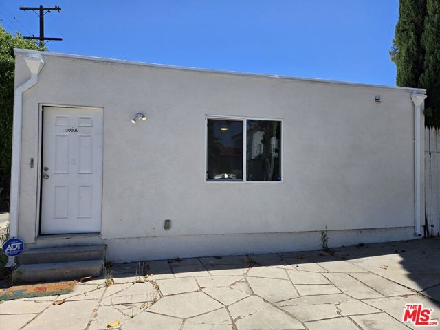 300 S La Peer Drive, Beverly Hills CA: https://media.crmls.org/mediaz/ab77eae6-6c16-4fd1-a3d4-e023980dec1f.jpg