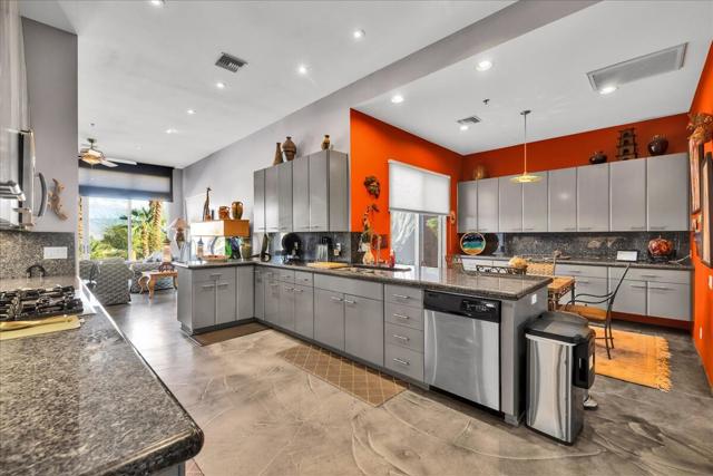 39061 Bel Air Drive, Cathedral City CA: https://media.crmls.org/mediaz/ab782a14-434d-48d6-8d6b-ae8ce354729c.jpg