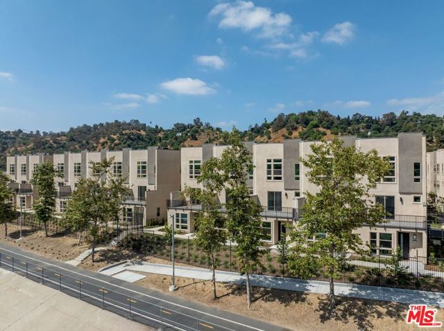 2724 N Rana Way, Los Angeles CA: https://media.crmls.org/mediaz/ab783df0-25e8-4010-a67a-b442b349aa74.jpg