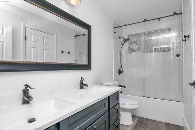 317 Lorenz Dr, Oakley CA: https://media.crmls.org/mediaz/ab790d0c-2477-4804-90cf-9329961ed646.jpg