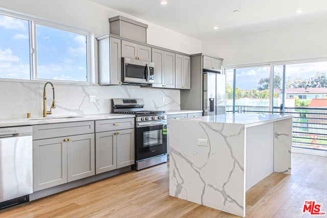 1923 Carmona Avenue, Los Angeles CA: https://media.crmls.org/mediaz/ab79ca39-9af2-4cd1-9472-fe90dac33933.jpg
