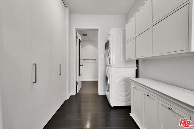 7949 Selma Avenue, Los Angeles CA: https://media.crmls.org/mediaz/ab7a9d74-06ed-4172-91c8-54c1eacad41f.jpg