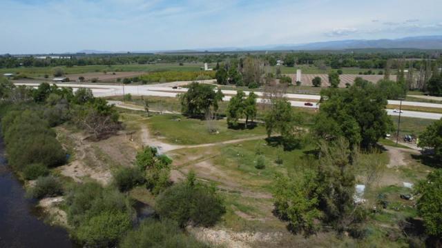 17439 E Kings Canyon Road, Sanger CA: https://media.crmls.org/mediaz/ab7ad32f-6023-416c-8fca-72d3e698ddb2.jpg