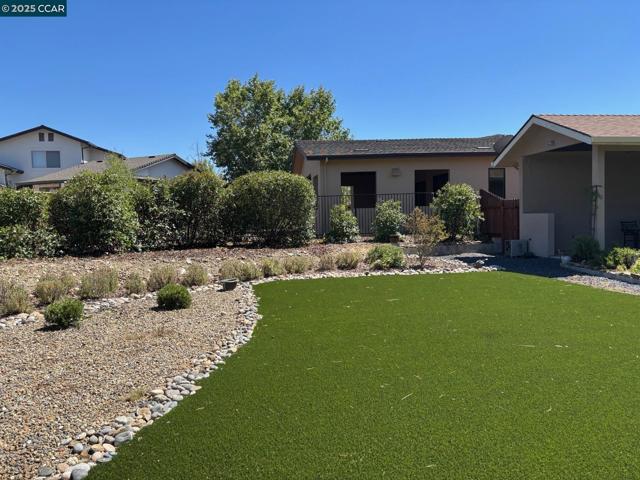 121 Blue Oak Ct, Copperopolis CA: https://media.crmls.org/mediaz/ab7b41f0-4b57-4250-b085-eb42c53fc19c.jpg