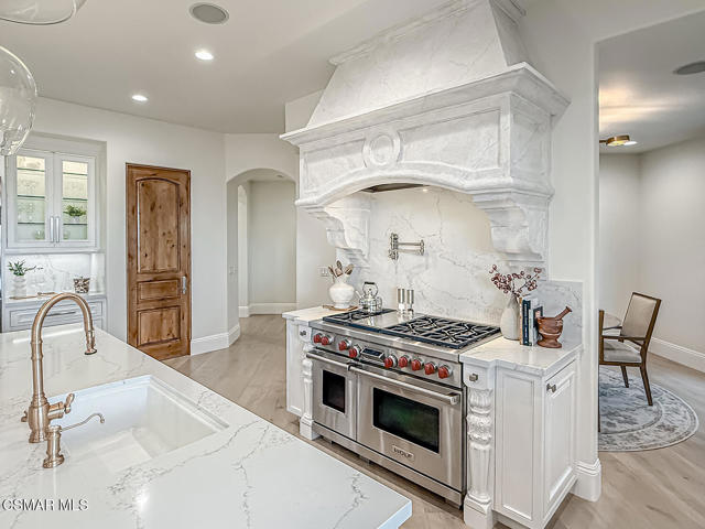 25877 Shady Oak Lane, Valencia CA: https://media.crmls.org/mediaz/ab7b6d2e-a4f7-45f5-89d0-bbb27a6d58c4.jpg