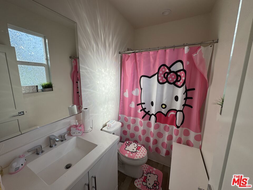 https://media.crmls.org/mediaz/ab7ba985-6e35-4958-a1c2-225c77d52b96.jpg?preset=X-Large
