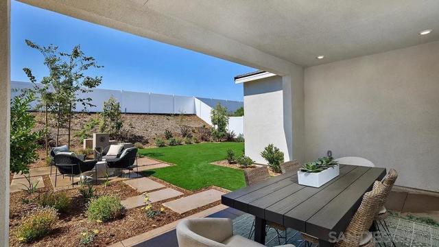 125 Mellano Way, Oceanside CA: https://media.crmls.org/mediaz/ab7c0867-50aa-4a36-8161-71597954d44c.jpg