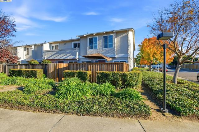 4091 Lorenzo Ter, Fremont CA: https://media.crmls.org/mediaz/ab7c1eb4-4e37-4531-900f-88bb55c03073.jpg