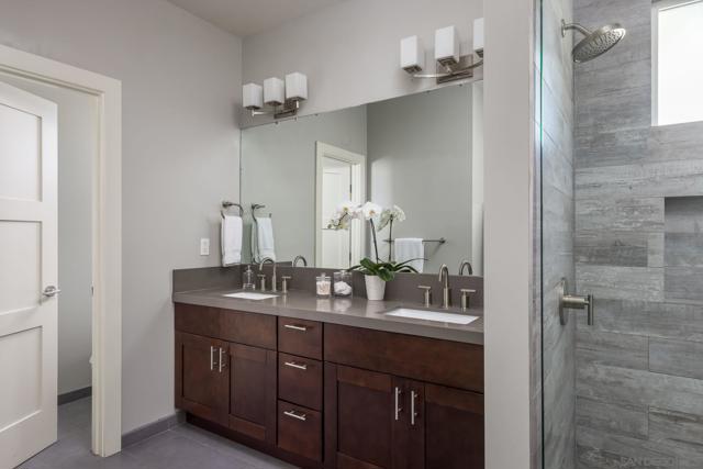 6411 Dowling Dr, La Jolla CA: https://media.crmls.org/mediaz/ab7d5dae-8d52-437f-b65d-d949dbf4c531.jpg