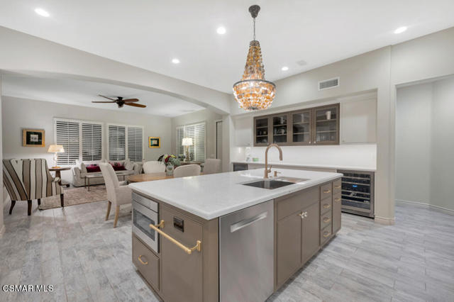 5937 Indian Terrace Drive, Simi Valley CA: https://media.crmls.org/mediaz/ab7dd966-b278-47e3-a0b8-9fcea95c818f.jpg