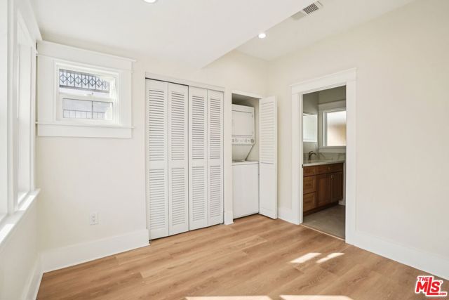 247 S Benton Way, Los Angeles CA: https://media.crmls.org/mediaz/ab7df5bd-0e40-4815-bd01-5cd1e0b3826e.jpg