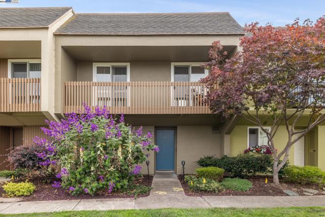 3109 La Campania, Alameda CA: https://media.crmls.org/mediaz/ab7e2f52-5a64-45f4-a59e-5fd0fe5da85f.jpg