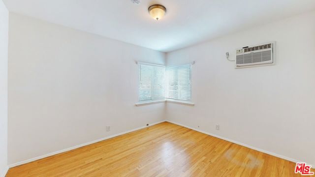 11284 Montana Avenue, Los Angeles CA: https://media.crmls.org/mediaz/ab7e3d3e-30b6-4d95-9c37-8740cda6adf8.jpg
