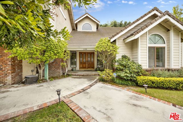 2200 Shenandoah Lane, Glendora CA: https://media.crmls.org/mediaz/ab7e6ae3-40d7-4800-bfab-e50fd86caea7.jpg