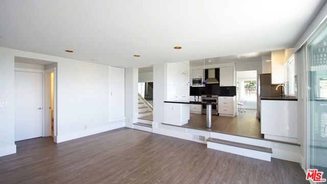 Drew Fenton | 2724 Angelo Drive Los Angeles CA | MLS: 7438883