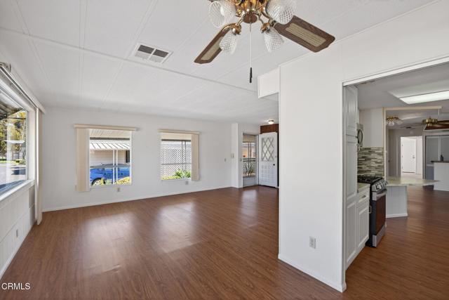 Detail Gallery Image 13 of 42 For 125 Frost Cir #125,  Ventura,  CA 93003 - 2 Beds | 2 Baths